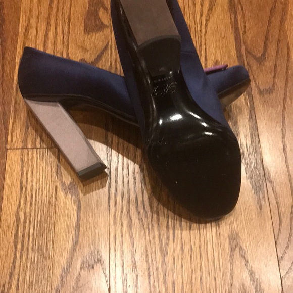 Roger Vivier - Picture 5 of 8